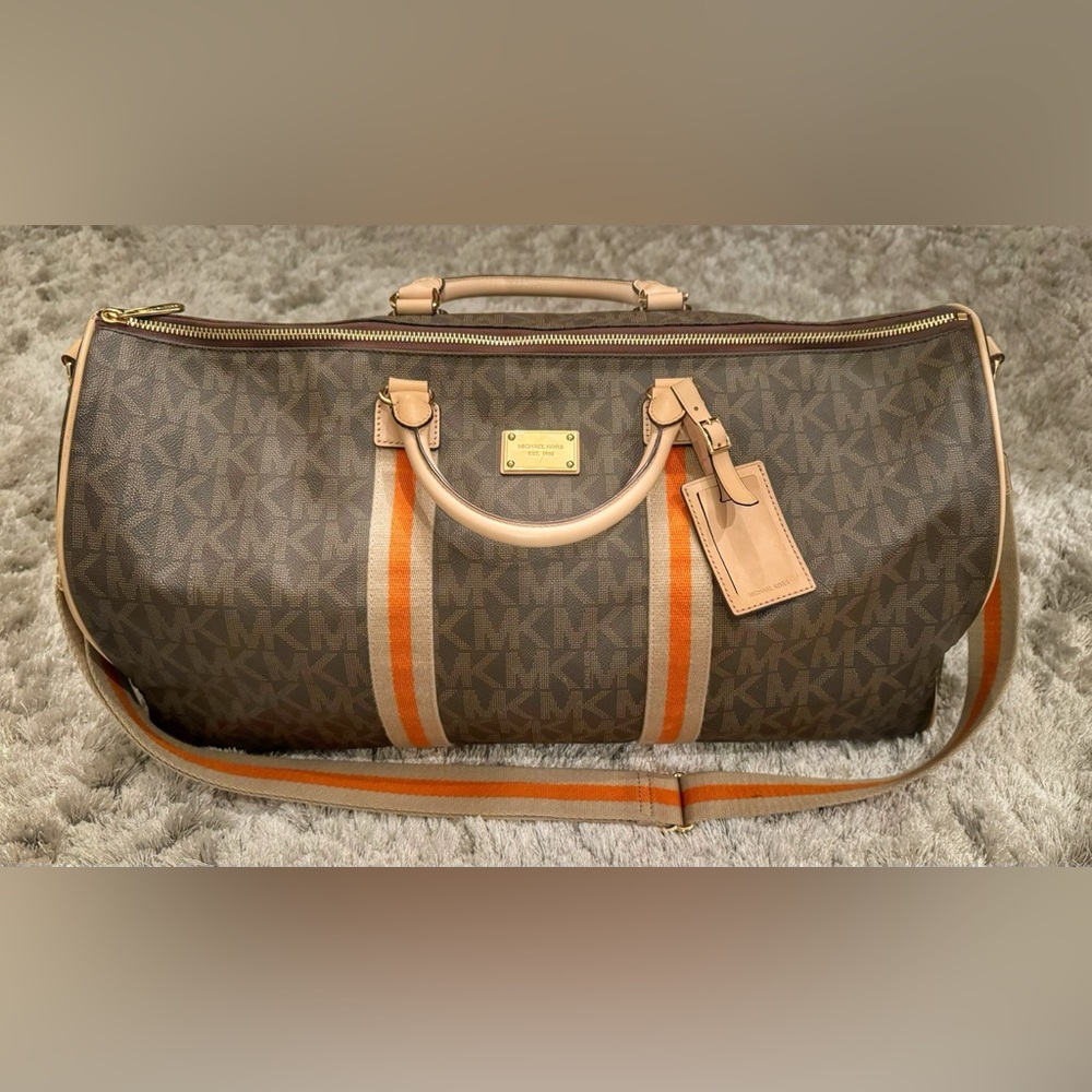 Michael Kors logo Weekender